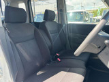 運転席周辺画像です。シート切れ・破れもなくシートの状態は良好です♪