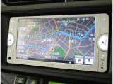 純正ナビを装備。タッチパネル式で使いやすく、お出かけもラクラクです。