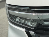 LEDヘッドライトは、点灯の瞬間から最大光量を発揮し、突然暗くなるトンネルなどでの安定感を高めます。