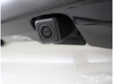 バックモニター付なので後退時に後方が見えるので安心。 車は構造上、死角がたくさんなので万が一を考えると必須ですね。 あくまで補助の為の装備、バックは目視で確認する事が重要ですよ。