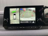 アラウンドビューモニター 駐車場での車庫入れや狭い道路での走行にカメラで確認が出来るので安心です。