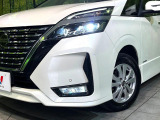 【LEDヘッドライト】悪天候や夜間走行時も良好な視界を確保し安心して運転できる高輝度LEDヘッドライトを装備!点灯速度が早く、消費電力も抑えられています。