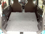 シートが倒れますので、長い荷物を乗せる時や、荷物が多い時は便利です