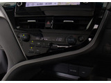 ★使いやすさや安全性を追求したステアリング周り!高級車ゆえにスイッチ類が多いのも特徴ですね!考え尽くされた配置ですぐに使いこなす事が出来ますのでご安心下さい!是非、体感してみて下さい!!