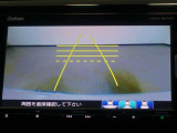 バックモニターで、後方を確認しながら安心して駐車することができます。運転初心者も熟練者も必須の機能ですよ!
