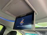 【12型フリップダウン】大画面モニターで後席でもエンタメをお楽しみいただけます。家族や友人とお出かけする機会が多い方に大人気です♪