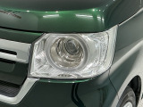 LEDヘッドライトは、点灯の瞬間から最大光量を発揮し、突然暗くなるトンネルなどでの安定感を高めます。