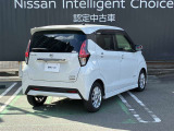 衝突被害軽減ブレーキ・踏み間違い衝突防止アシスト・車線逸脱警報・前後障害物検知ソナーを標準で装備