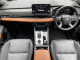 アウトランダー PHEV 2.4 P 4WD 本革シート