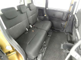ゆとりある広々とした車内空間は、ドライブを始め買い物やレジャーなど、幅広く活躍します。一人でもみんなとでもお出かけを楽しみましょう!