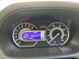 視認性の高いメーターで運転情報を的確に把握できます!