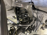 お車を安心してお乗りいただく為には、足回りの定期点検が欠かせません。サービスサポート(有償保証)では無料点検もご提供しており、安心のカーライフをお過ごしいただけるサポート体制が整っています。