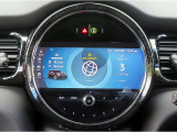 ◆iDriveを装備。操作系統をディスプレイから独立させることで、人間工学に基づいた最適な運転環境を実現しております。◆