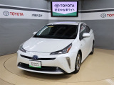 トヨタ認定中古車の安心感はそのままに、まるごとクリーニングと同等商品の当社「キラリフレッシュ」を簡素化し、お買い求めやすくした商品が、「トヨタ認定中古車ライト」です。