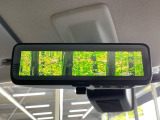 【インテリジェントルームミラー】後席の大きな荷物や同乗者で後方が確認しづらい時でも安心!カメラが撮影した車両後方の映像をルームミラー内に表示。クリアな視界で状況の確認が可能です!