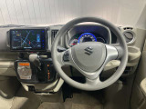 運転席からの視界が左右に広く隅々まではっきりと見渡せます。車の前端も把握しやすく安心して運転できます!