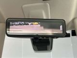 スマートルームミラーも付いてます☆後方ピラーや荷物、後席に同乗している方や曇りなど視界が遮られた場合でも後方カメラからの映像で安全確認をすることが出来て安心です☆