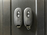 【スマートキー】持っているだけでエンジン始動や、ドアロックの開閉まで出来ちゃう賢く便利なスマートキーを装備!イモビライザーでセキュリティー対策もOK!