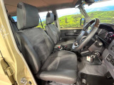 運転席シート廻りは使用感も少なく、良好な状態となっています。丁寧に使われていたことがよくわかりますね。