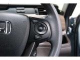 Hondaセンシングの機能のひとつ、アダプティブクルーズコントロール付!アクセルから足を離しても設定したスピードと前車との車間を保ち走行してくれます!車線維持もアシスト☆高速道路で疲労軽減ですね☆