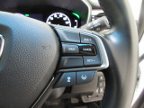 Hondaセンシングの機能のひとつ、アダプティブクルーズコントロール付!アクセルから足を離しても設定したスピードと前車との車間を保ち走行してくれます!車線維持もアシスト☆高速道路で疲労軽減ですね☆