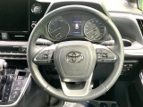 【純正革巻きステアリング】上質な革を使用することで、手にしっかり馴染みとても運転しやすいハンドルです♪