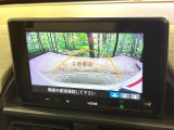 【バックカメラ】駐車時に後方がリアルタイム映像で確認できます。大型商業施設や立体駐車場での駐車時や、夜間のバック時に大活躍!運転スキルに関わらず、今や必須となった装備のひとつです!
