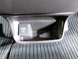 12V電源ソケットを設置しております。周辺機器の充電にご利用頂けます。