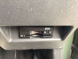 ETCももちろん搭載。いちいち料金所で停車する必要なんて当然ないです。スムーズにストレスなくドライブをお楽しみください。(※支払総額にセットアップ費用は含まれておりません。)