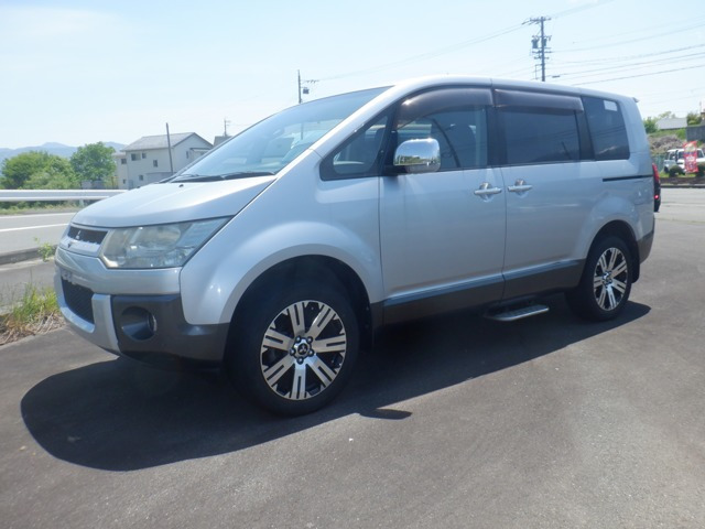 デリカD:5 2.4 G プレミアム 4WD 