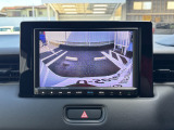 バックでの駐車が苦手な方や運転にあまり自信のない方でも後方の視界をしっかりサポート。安心して車庫入れが出来るバックカメラを装備しています!