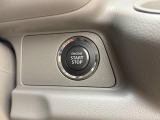 キーレスプッシュスタートです!技術革新ってスゴイ!と感動しちゃいます!だって鍵を持っているだけで開閉できるなんて!