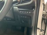 電動シート、運転者に合わせてシート位置を2個設定できます。