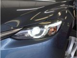 【LEDヘッドライト】省電力で長寿命の明るく運転しやすいLEDヘッドランプです。明るく照らすので暗い夜道からお客様を守ってくれます。お近くの広島マツダまでお越しください。