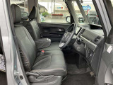 フロントシート(運転席シートヒーター付き)