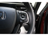 Hondaセンシングの機能のひとつ、アダプティブクルーズコントロール付!アクセルから足を離しても設定したスピードと前車との車間を保ち走行してくれます!車線維持もアシスト☆高速道路で疲労軽減ですね☆