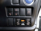 車内から開閉できる電動スライドドアスイッチ♪ドアノブでも開閉できますが、お子様の乗降にはお父さん、お母さんの愛情をプラスして開閉してあげてください(*^_^*)