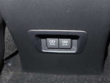 USB電源のコネクタが付いてます。