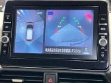 【アラウンドビューモニター】車を上から見下ろしているかのような映像で周囲の状況がひと目で確認、狭い駐車場に駐車するときも安心です♪