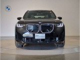 【キドニーグリル】BMWは約90年もの間、ほぼ全ての車両にひと目でBMWだと分かるこの特徴的なフロントグリルが備えられ、デザイン・アイコンとして親しまれてきました。