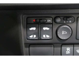 ◆◆両側電動スライドドア!!荷物で手が塞がる時など簡単にドアの開閉が出来ます!何より力いらずで開閉OK!女性やお年寄りにも優しい♪電動機能はOFFにもできますから元気なお子様の駆け出しも安心!