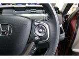 Hondaセンシングの機能のひとつ、アダプティブクルーズコントロール付!アクセルから足を離しても設定したスピードと前車との車間を保ち走行してくれます!車線維持もアシスト☆高速道路で疲労軽減ですね☆