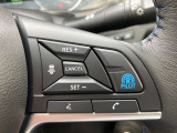 ハンドルの右側にはプロパイロットのスイッチが装備されています。高速道路で前車に追従クルーズ(アクセル・ブレーキ・ハンドル制御)ができて運転の疲れを軽減します。
