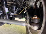 お車を安心してお乗りいただく為には、足回りの定期点検が欠かせません。サービスサポート(有償保証)では無料点検もご提供しており、安心のカーライフをお過ごしいただけるサポート体制が整っています。