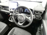 見通しのよいすっきりとした視界で、誰でも運転しやすいです。運転のしやすさは疲れにくさにも繋がりますよ♪
