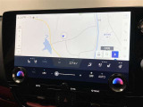 ディスプレイオーディオを装備。スマホとクルマをつなぐことで、これまでのナビに加えて、いろんなサービスが楽しめます。