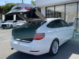 BMWを熟知したメカニックによる、360度の納車前点検。ドイツ本国と同様の教育・訓練を受けたメカニックが徹底的に点検、整備した後にお客様にお引渡しします。