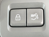 【パワーバックドア】スマートキーや運転席のボタンを押すだけでリアゲートが自動で開閉します!荷物を持っている時や、高い位置にあるバックドアを閉める際に便利な機能です♪