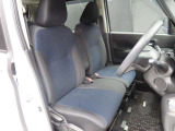 運転席のドアを開け、乗り込む際のイメージです。