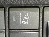 【車線維持支援システム】高速道路走行時、車線からはみ出しそうな時にステアリングを制御。より安心・安全な運転をサポートしてくれます!